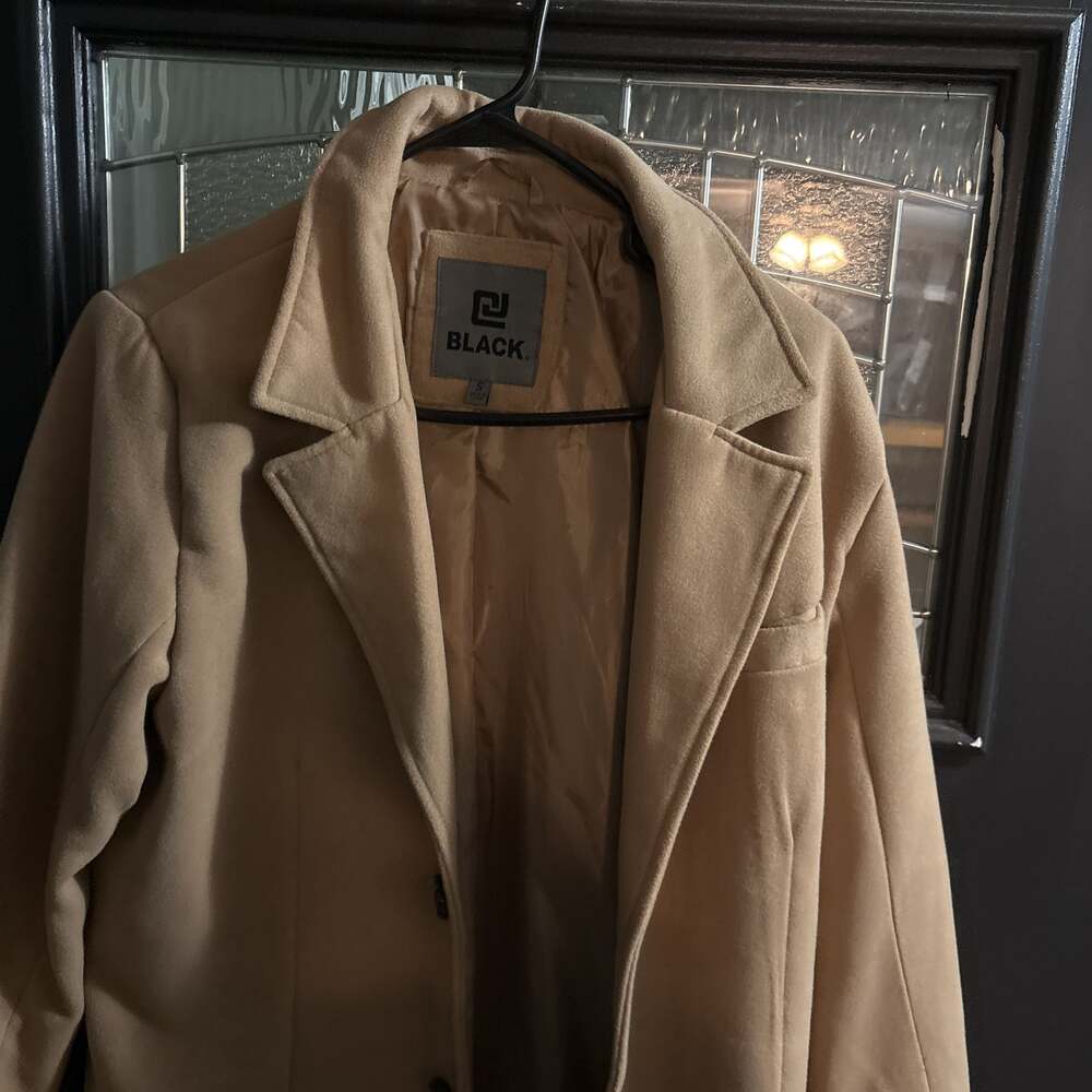 Jackets & Coats - Picture 3 of 3